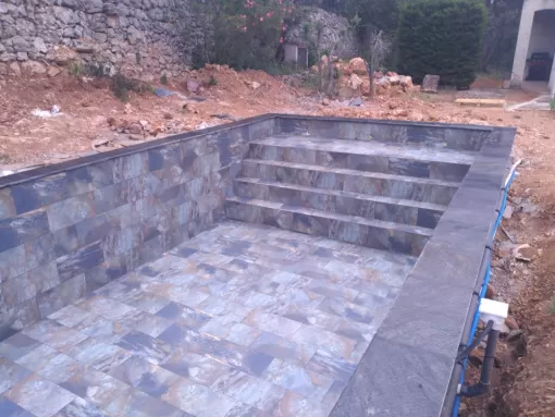 Pose de carrelage de piscine proche Draguignan, Draguignan, BARBAGALLO Maçonnerie
